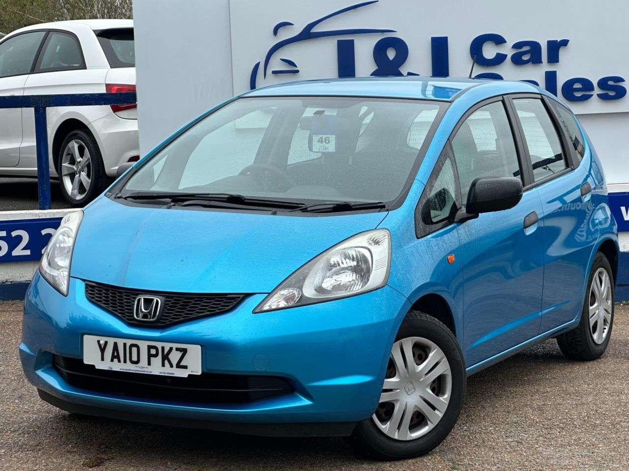 A 2010 HONDA JAZZ 1.2 i-VTEC S Hatchback 5dr Petrol Manual Euro 5 (90 ps) GREAT SERVICE HISTO A 2010 HONDA JAZZ 1.2 i-VTEC S Hatchback 5dr Petrol Manual Euro 5 (90 ps) GREAT SERVICE HISTO