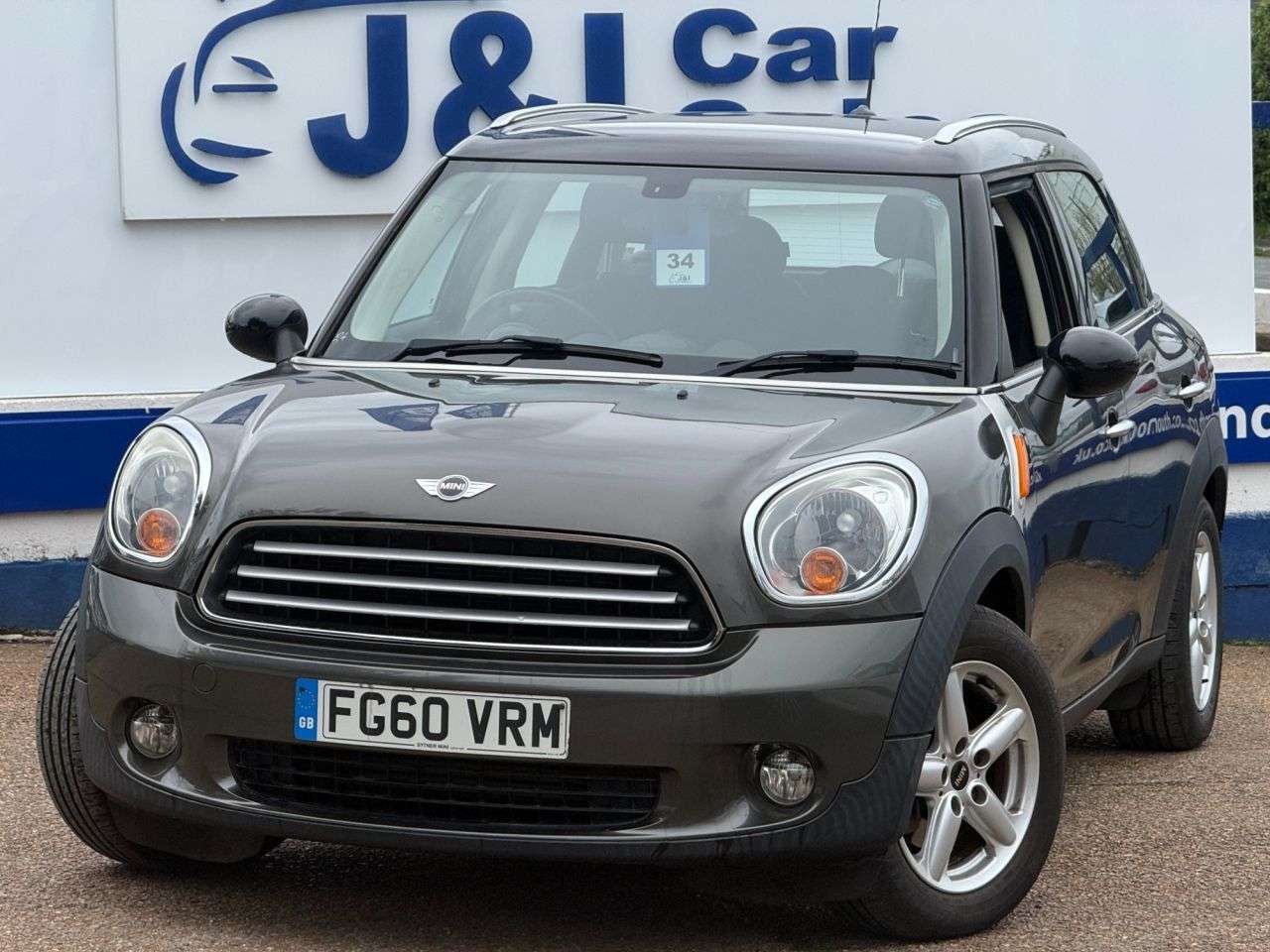 A 2010 MINI COUNTRYMAN 1.6 Cooper D SUV 5dr Diesel Manual Euro 5 (s/s) (112 ps) GREAT SERVICE HIST A 2010 MINI COUNTRYMAN 1.6 Cooper D SUV 5dr Diesel Manual Euro 5 (s/s) (112 ps) GREAT SERVICE HIST