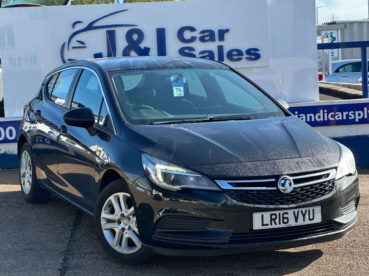 A 2016 VAUXHALL ASTRA 1.4i Design Hatchback 5dr Petrol Manual Euro 6 (100 ps) GREAT SERVICE HISTO A 2016 VAUXHALL ASTRA 1.4i Design Hatchback 5dr Petrol Manual Euro 6 (100 ps) GREAT SERVICE HISTO