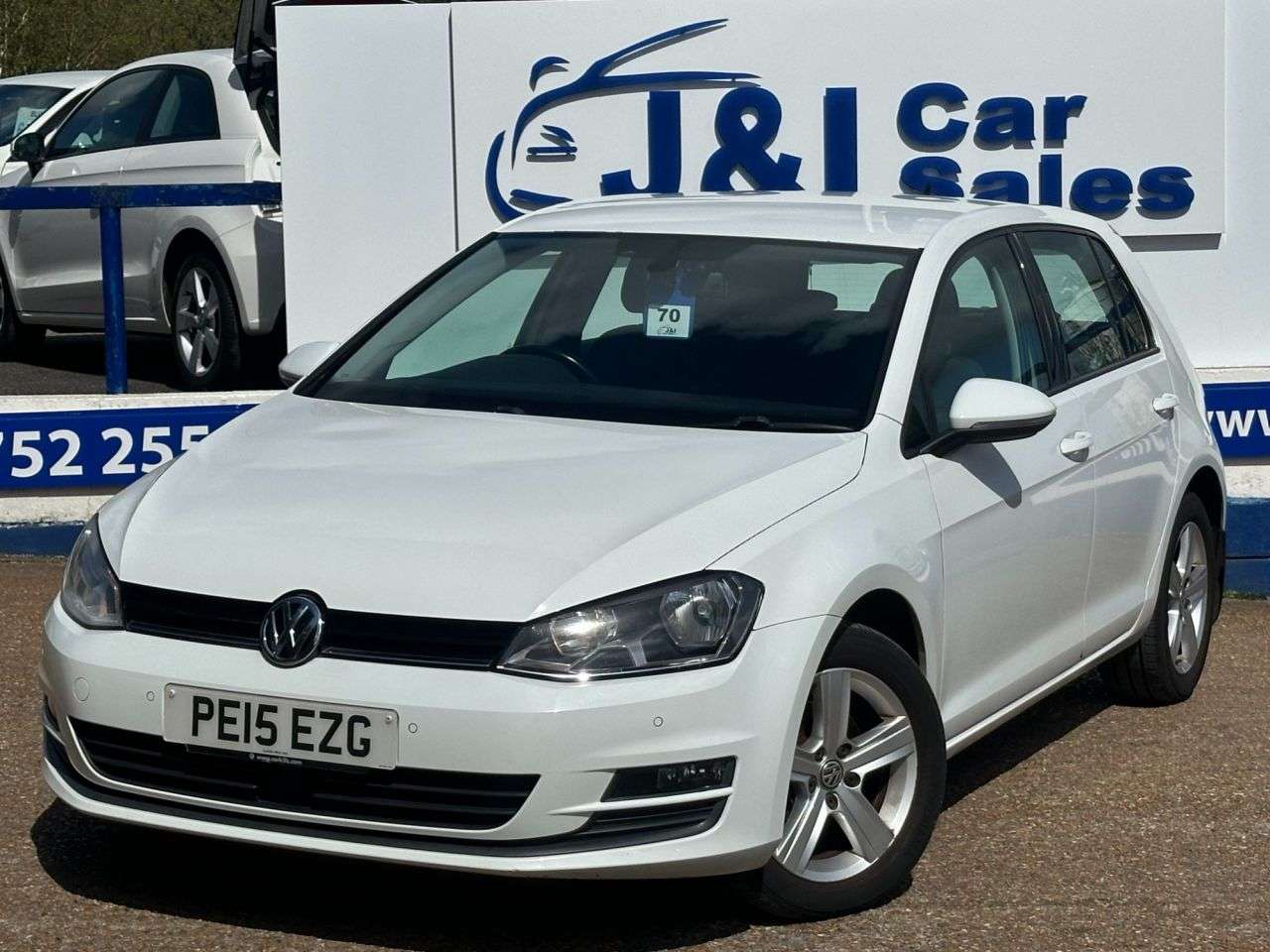 A 2015 VOLKSWAGEN GOLF 1.4 TSI BlueMotion Tech Match Hatchback 5dr Petrol DSG Euro 5 (s/s) (122 ps A 2015 VOLKSWAGEN GOLF 1.4 TSI BlueMotion Tech Match Hatchback 5dr Petrol DSG Euro 5 (s/s) (122 ps