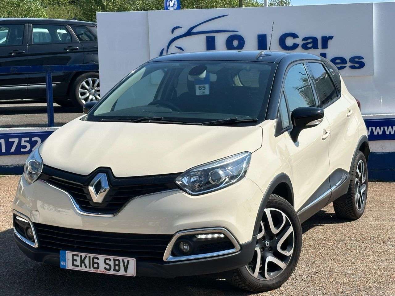 A 2016 RENAULT CAPTUR 1.5 dCi ENERGY Dynamique S Nav SUV 5dr Diesel Manual Euro 6 (s/s) (90 ps) G A 2016 RENAULT CAPTUR 1.5 dCi ENERGY Dynamique S Nav SUV 5dr Diesel Manual Euro 6 (s/s) (90 ps) G