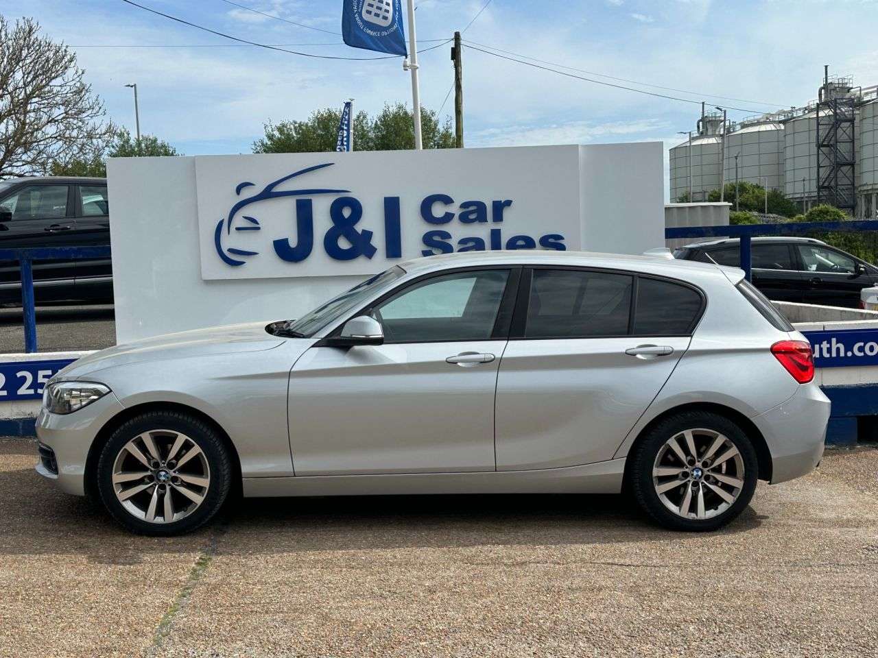 A 2017 BMW 1 SERIES 1.5 116d Sport Hatchback 5dr Diesel Manual Euro 6 (s/s) (116 ps) GREAT SERV A 2017 BMW 1 SERIES 1.5 116d Sport Hatchback 5dr Diesel Manual Euro 6 (s/s) (116 ps) GREAT SERV
