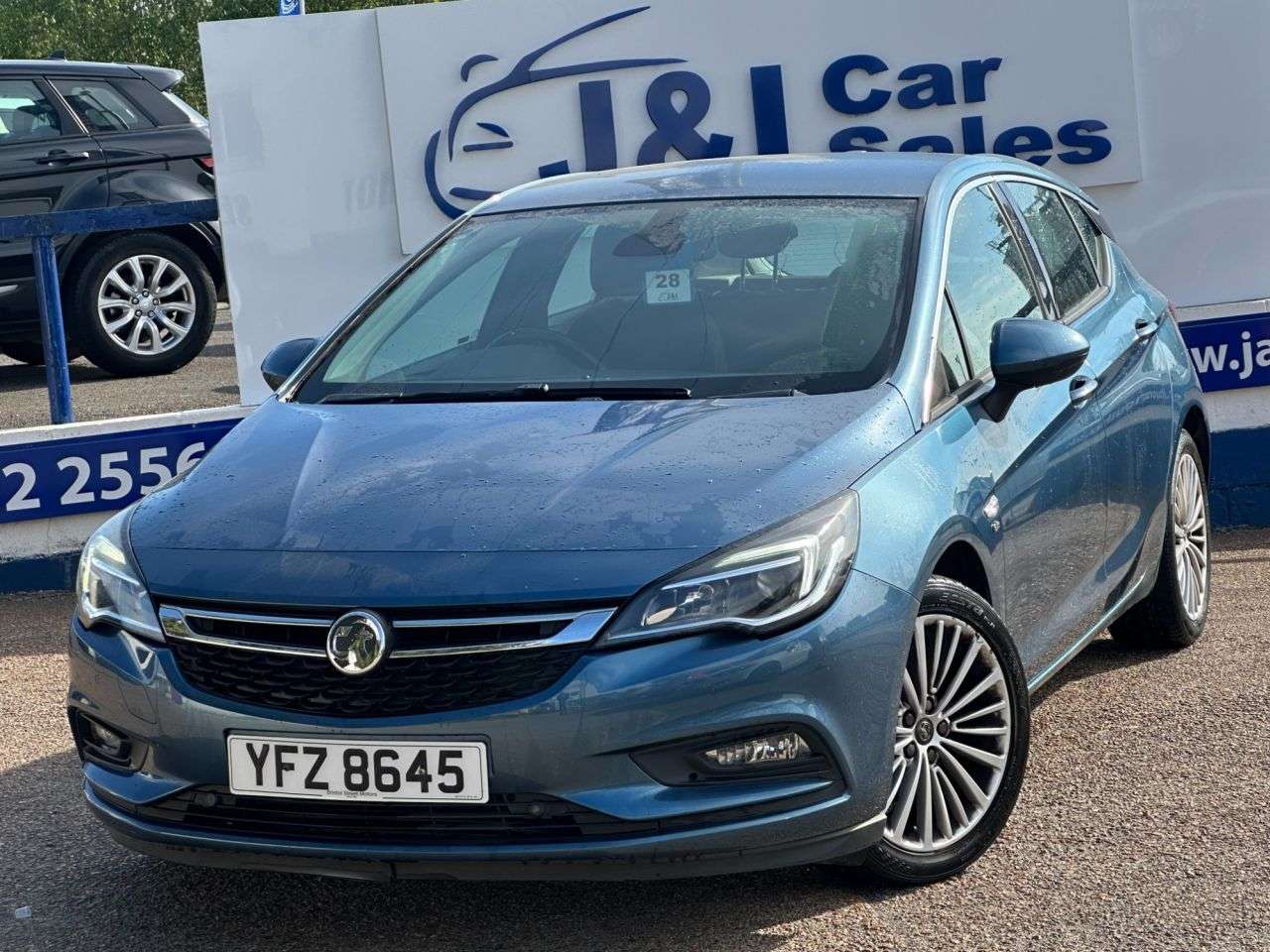 A 2015 VAUXHALL ASTRA 1.4i Turbo Elite Hatchback 5dr Petrol Manual Euro 6 (150 ps) GREAT SERVICE A 2015 VAUXHALL ASTRA 1.4i Turbo Elite Hatchback 5dr Petrol Manual Euro 6 (150 ps) GREAT SERVICE