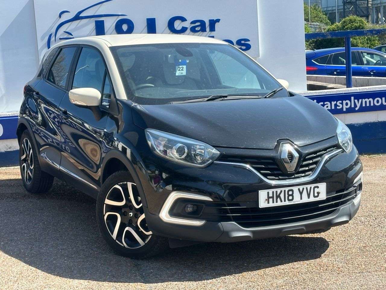 A 2018 RENAULT CAPTUR 0.9 TCe ENERGY Iconic SUV 5dr Petrol Manual Euro 6 (s/s) (90 ps) GREAT SERV A 2018 RENAULT CAPTUR 0.9 TCe ENERGY Iconic SUV 5dr Petrol Manual Euro 6 (s/s) (90 ps) GREAT SERV