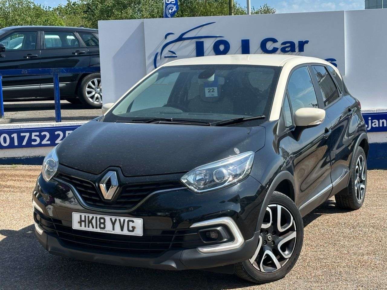 A 2018 RENAULT CAPTUR 0.9 TCe ENERGY Iconic SUV 5dr Petrol Manual Euro 6 (s/s) (90 ps) GREAT SERV A 2018 RENAULT CAPTUR 0.9 TCe ENERGY Iconic SUV 5dr Petrol Manual Euro 6 (s/s) (90 ps) GREAT SERV