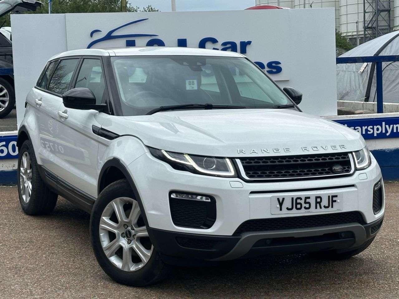 A 2015 LAND ROVER RANGE ROVER EVOQUE 2.0 TD4 SE Tech SUV 5dr Diesel Auto 4WD Euro 6 (s/s) (180 ps) GREAT SERVICE A 2015 LAND ROVER RANGE ROVER EVOQUE 2.0 TD4 SE Tech SUV 5dr Diesel Auto 4WD Euro 6 (s/s) (180 ps) GREAT SERVICE