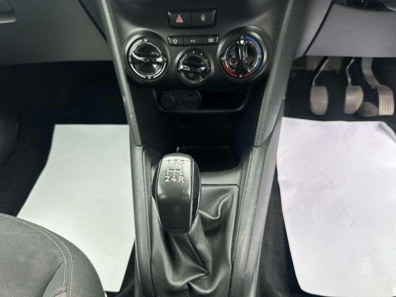 2012 PEUGEOT 208 2012 PEUGEOT 208