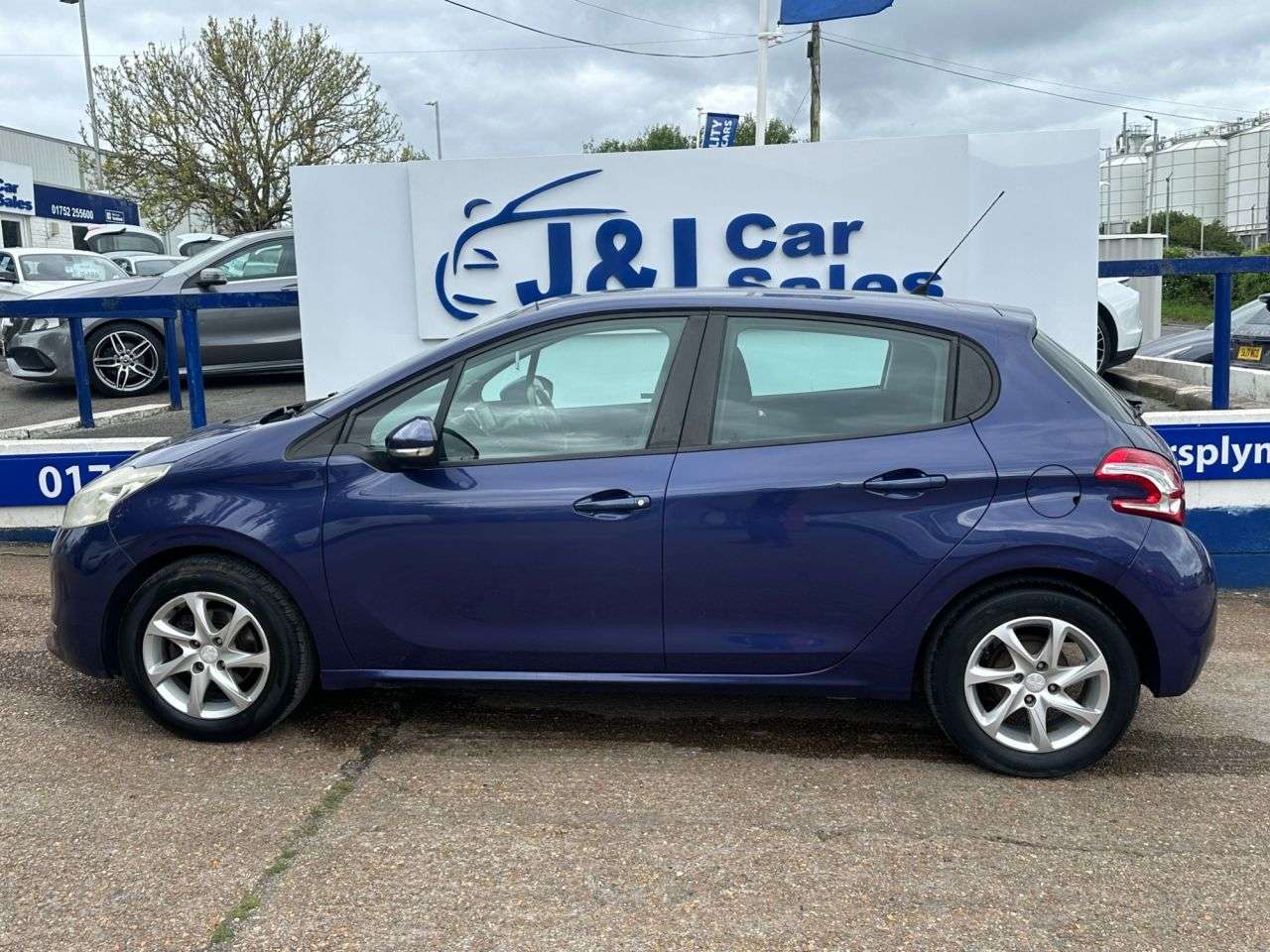 A 2012 PEUGEOT 208 1.2 VTi Active Hatchback 5dr Petrol Manual Euro 5 (82 ps) GREAT SERVICE HIS A 2012 PEUGEOT 208 1.2 VTi Active Hatchback 5dr Petrol Manual Euro 5 (82 ps) GREAT SERVICE HIS