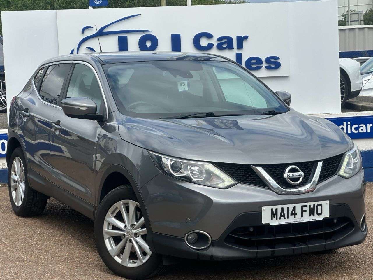 A 2014 NISSAN QASHQAI 1.6 dCi Acenta Premium SUV 5dr Diesel Manual 2WD Euro 5 (s/s) (130 ps) GREA A 2014 NISSAN QASHQAI 1.6 dCi Acenta Premium SUV 5dr Diesel Manual 2WD Euro 5 (s/s) (130 ps) GREA