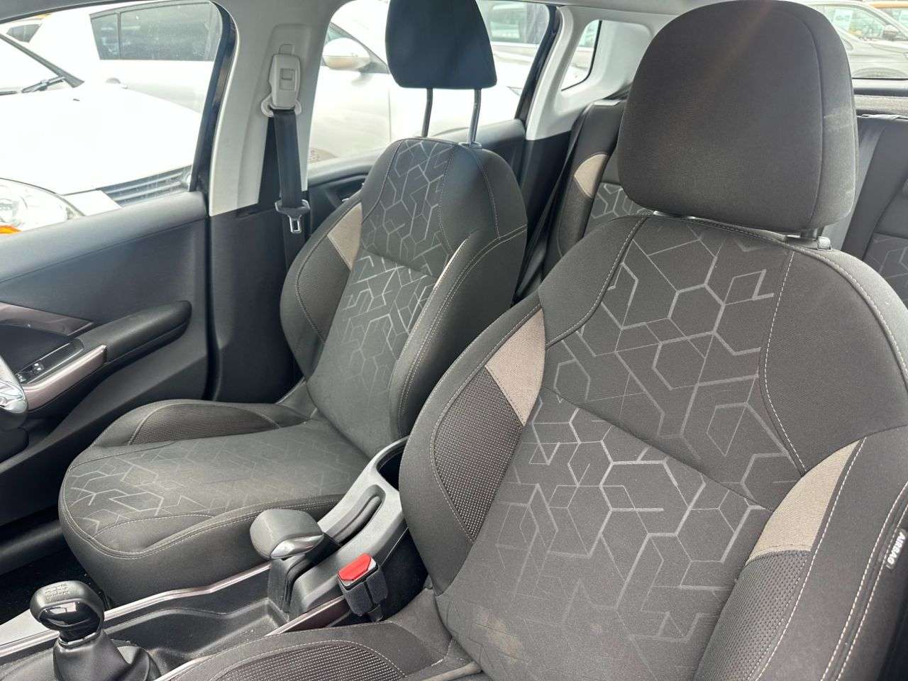 2014 PEUGEOT 2008 2014 PEUGEOT 2008