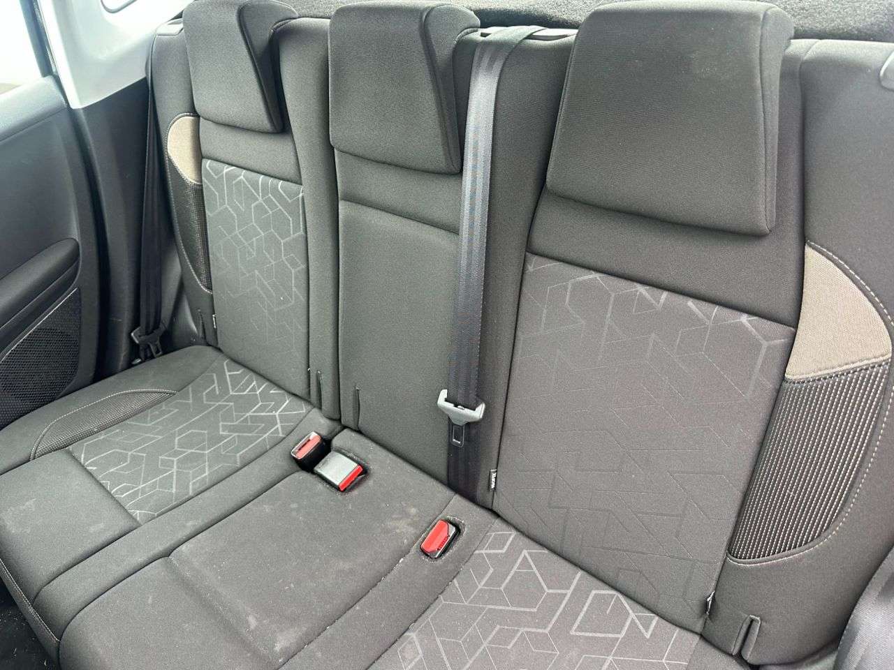 2014 PEUGEOT 2008 2014 PEUGEOT 2008