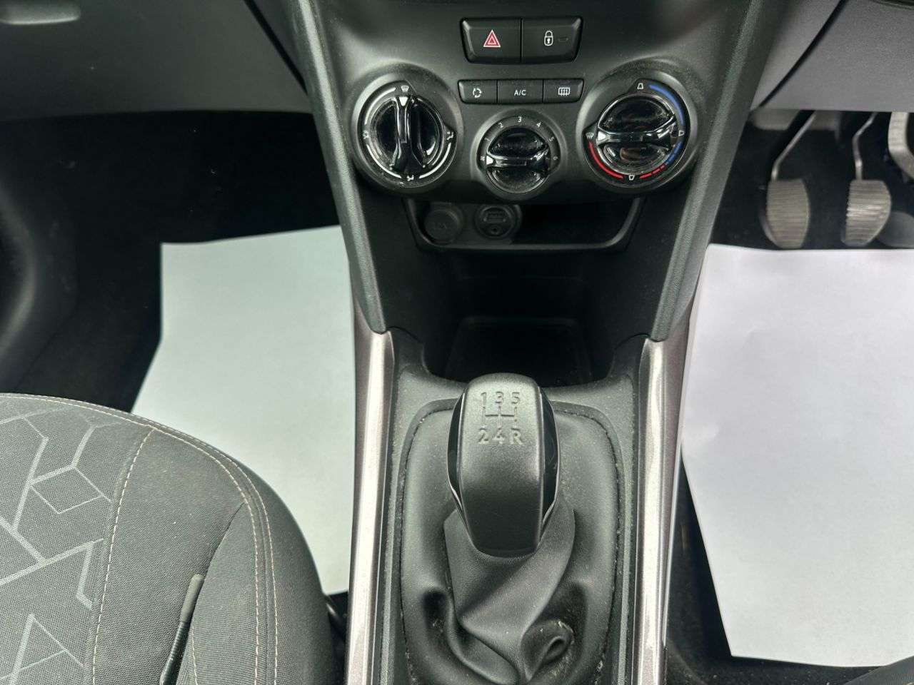 2014 PEUGEOT 2008 2014 PEUGEOT 2008
