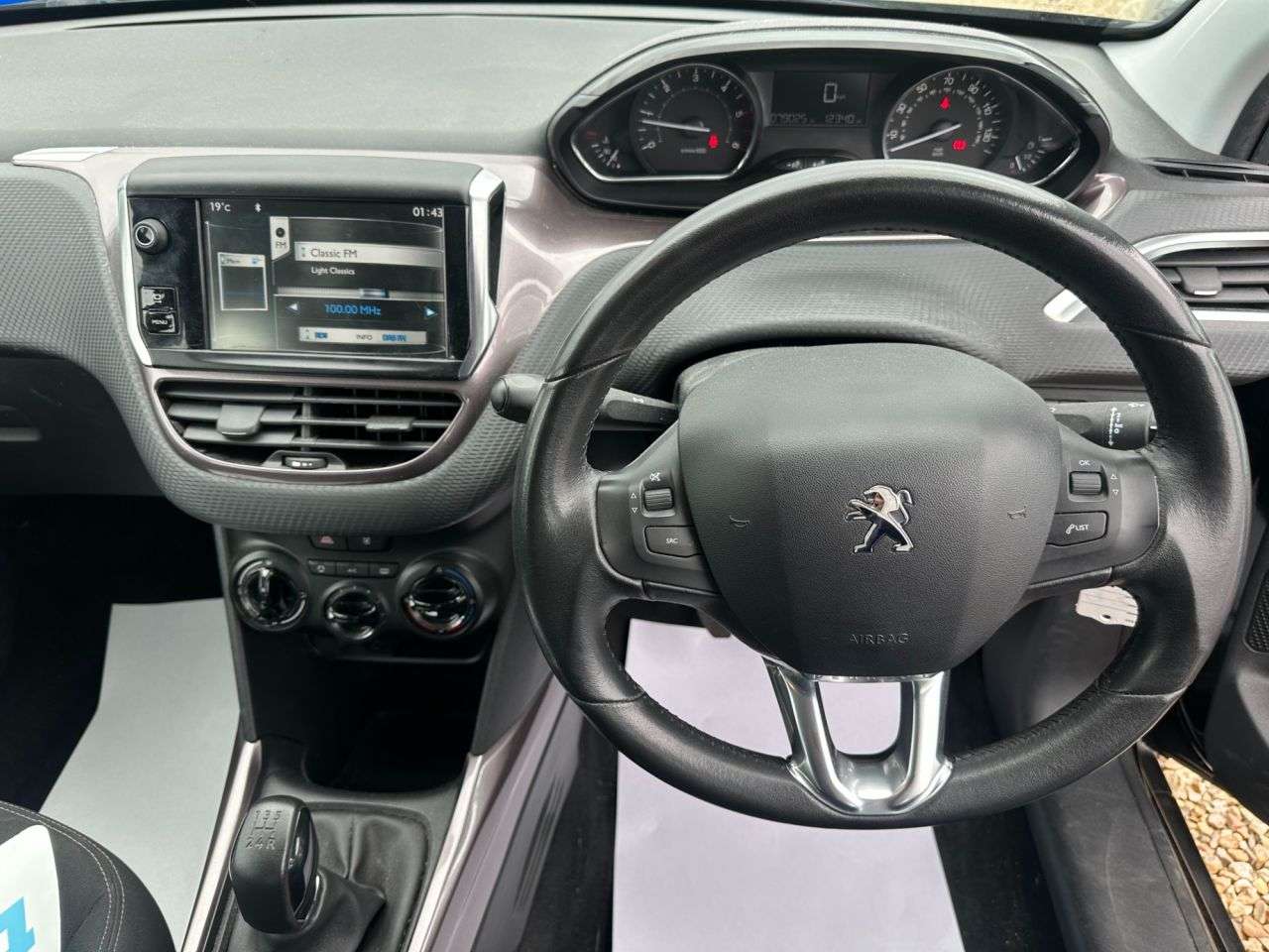 2014 PEUGEOT 2008 2014 PEUGEOT 2008