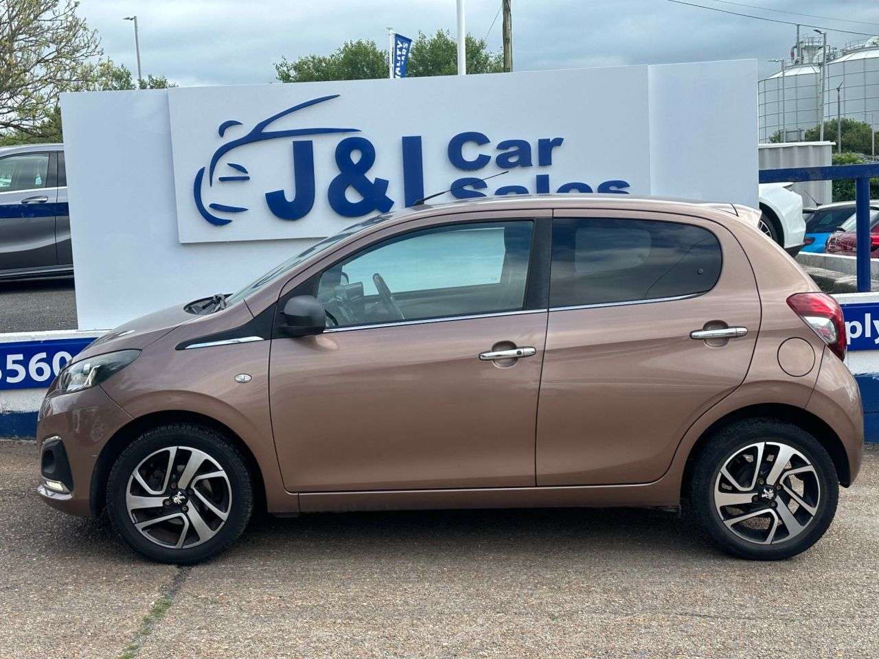 A 2014 PEUGEOT 108 1.2 VTi PureTech Allure Hatchback 5dr Petrol Manual Euro 5 (82 ps) GREAT SE A 2014 PEUGEOT 108 1.2 VTi PureTech Allure Hatchback 5dr Petrol Manual Euro 5 (82 ps) GREAT SE