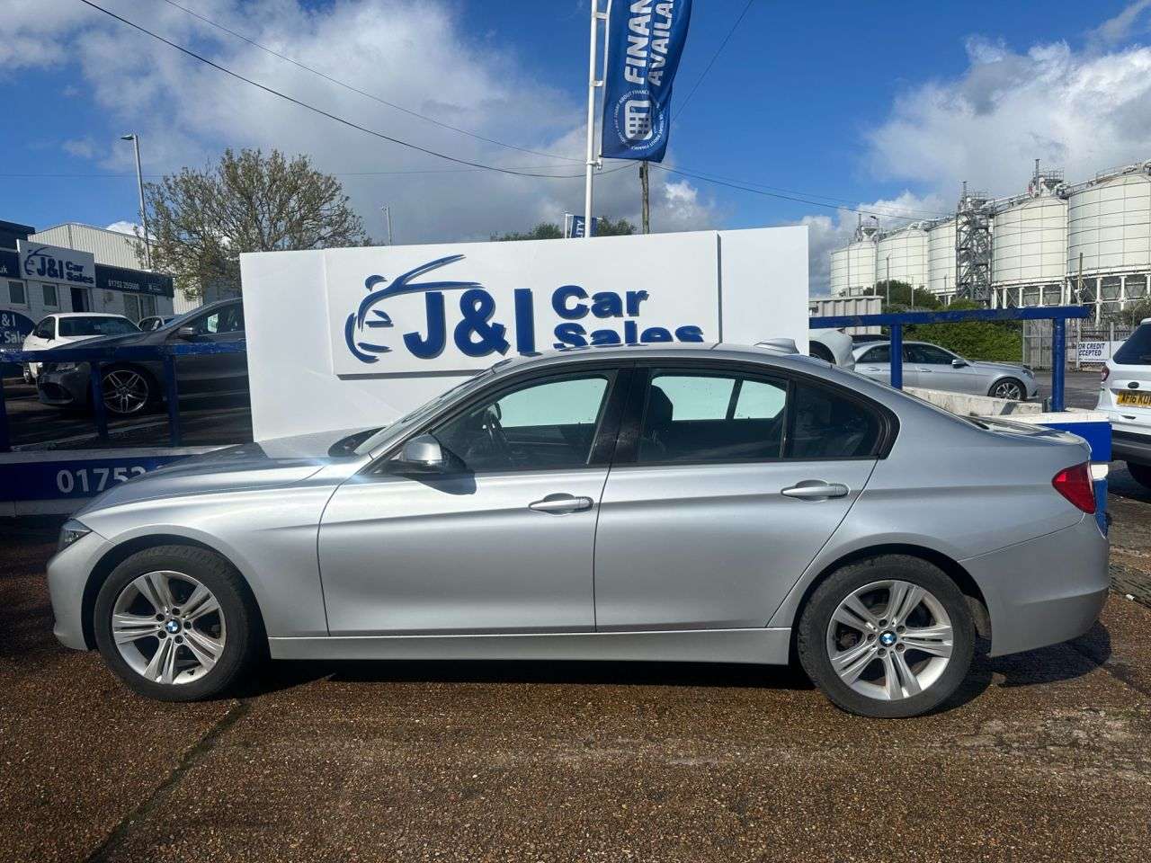 A 2012 BMW 3 SERIES 2.0 320d Sport Saloon 4dr Diesel Manual Euro 5 (s/s) (184 ps) GREAT SERVICE A 2012 BMW 3 SERIES 2.0 320d Sport Saloon 4dr Diesel Manual Euro 5 (s/s) (184 ps) GREAT SERVICE