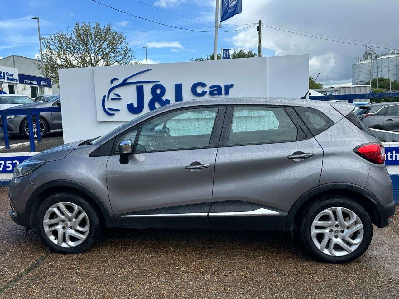 A 2016 RENAULT CAPTUR 1.5 dCi ENERGY Dynamique Nav SUV 5dr Diesel Auto Euro 6 (s/s) (90 ps) GREAT A 2016 RENAULT CAPTUR 1.5 dCi ENERGY Dynamique Nav SUV 5dr Diesel Auto Euro 6 (s/s) (90 ps) GREAT