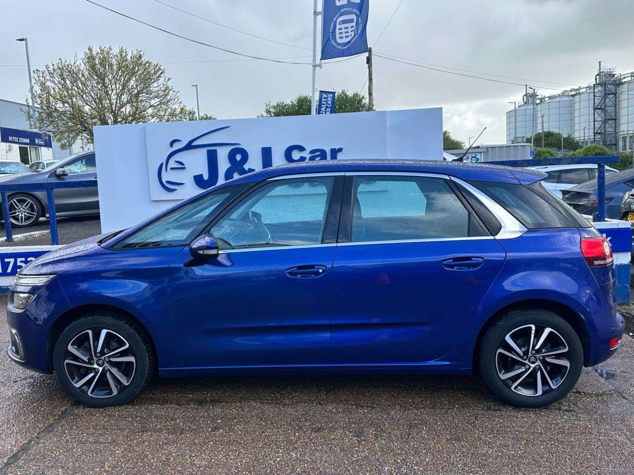 A 2016 CITROEN C4 PICASSO 1.6 BlueHDi Feel MPV 5dr Diesel Manual Euro 6 (s/s) (120 ps) GREAT SERVICE A 2016 CITROEN C4 PICASSO 1.6 BlueHDi Feel MPV 5dr Diesel Manual Euro 6 (s/s) (120 ps) GREAT SERVICE