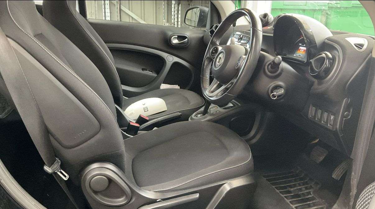 A 2017 SMART FORTWO 1.0 Passion Coupe 2dr Petrol Twinamic Euro 6 (s/s) (71 ps) GREAT SERVICE HI A 2017 SMART FORTWO 1.0 Passion Coupe 2dr Petrol Twinamic Euro 6 (s/s) (71 ps) GREAT SERVICE HI