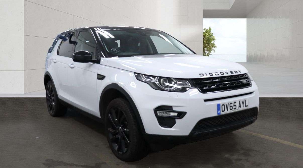 A 2015 LAND ROVER DISCOVERY SPORT 2.0 TD4 HSE Luxury SUV 5dr Diesel Auto 4WD Euro 6 (s/s) (180 ps) GREAT SERV A 2015 LAND ROVER DISCOVERY SPORT 2.0 TD4 HSE Luxury SUV 5dr Diesel Auto 4WD Euro 6 (s/s) (180 ps) GREAT SERV