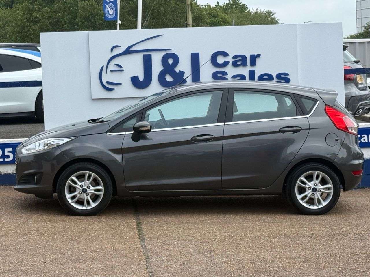 A 2017 FORD FIESTA 1.0T EcoBoost Zetec Hatchback 5dr Petrol Manual Euro 6 (s/s) (100 ps) GREAT A 2017 FORD FIESTA 1.0T EcoBoost Zetec Hatchback 5dr Petrol Manual Euro 6 (s/s) (100 ps) GREAT