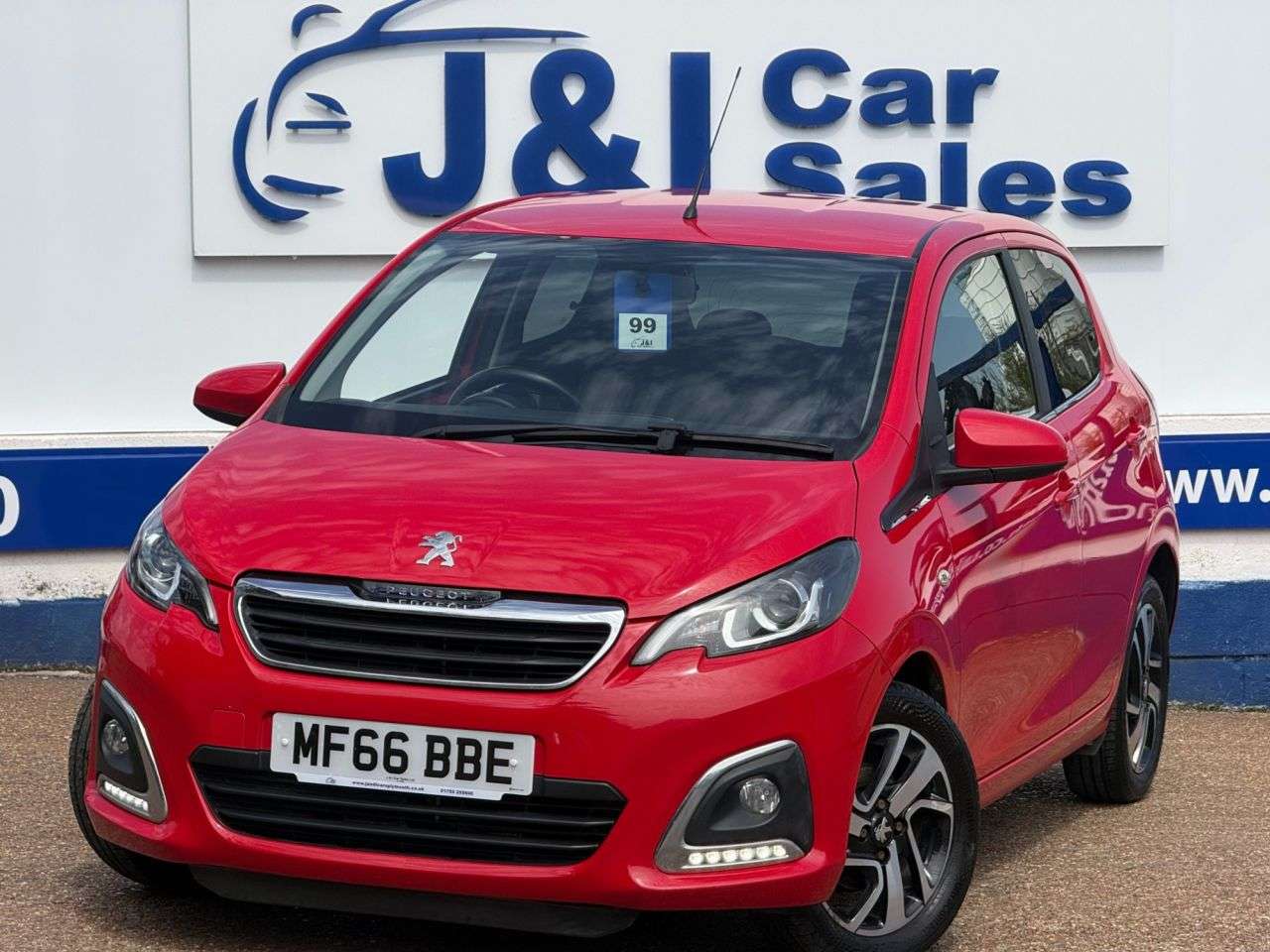 A 2016 PEUGEOT 108 1.2 PureTech Allure Hatchback 5dr Petrol Manual Euro 6 (82 ps) GREAT SERVIC A 2016 PEUGEOT 108 1.2 PureTech Allure Hatchback 5dr Petrol Manual Euro 6 (82 ps) GREAT SERVIC