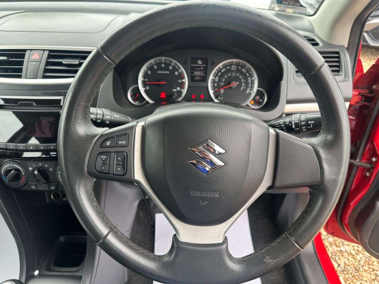 2012 SUZUKI SWIFT 2012 SUZUKI SWIFT