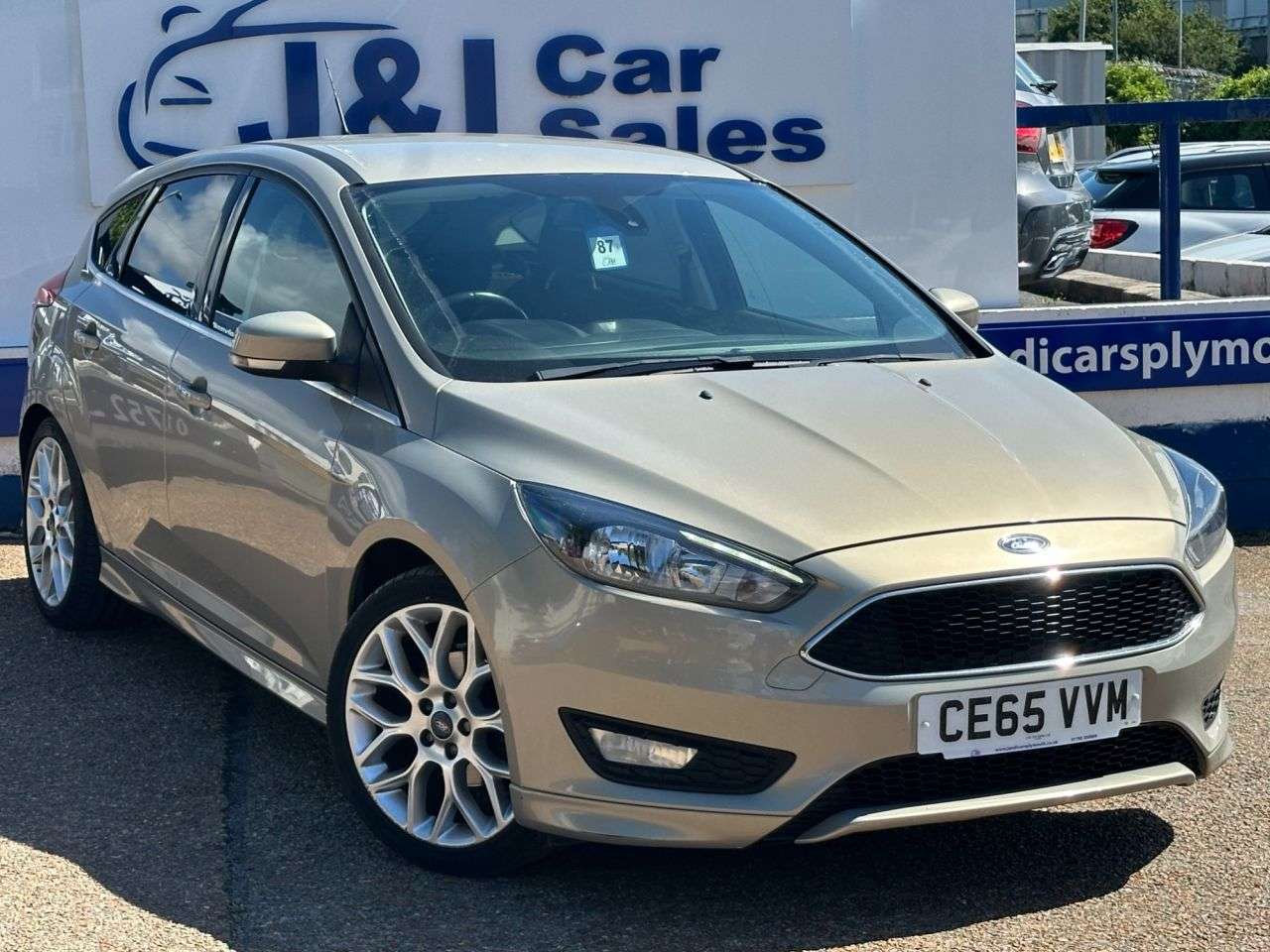 A 2015 FORD FOCUS 1.5 TDCi Zetec S Hatchback 5dr Diesel Manual Euro 6 (s/s) (120 ps) GREAT SE A 2015 FORD FOCUS 1.5 TDCi Zetec S Hatchback 5dr Diesel Manual Euro 6 (s/s) (120 ps) GREAT SE