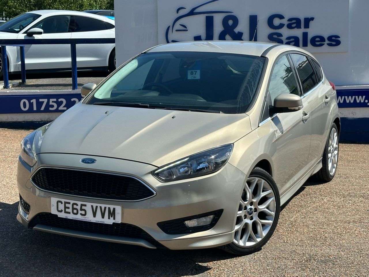 A 2015 FORD FOCUS 1.5 TDCi Zetec S Hatchback 5dr Diesel Manual Euro 6 (s/s) (120 ps) GREAT SE A 2015 FORD FOCUS 1.5 TDCi Zetec S Hatchback 5dr Diesel Manual Euro 6 (s/s) (120 ps) GREAT SE