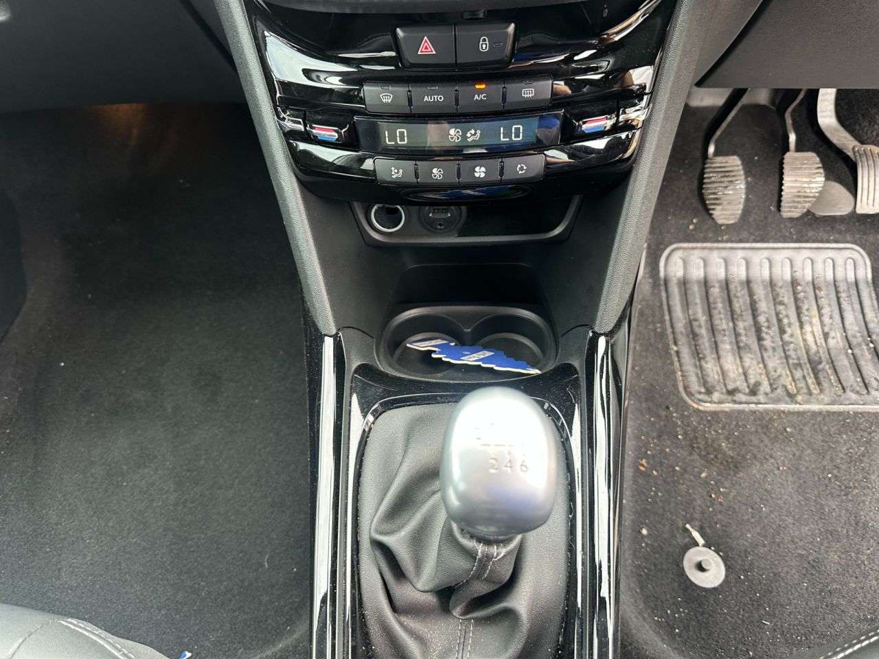 2016 PEUGEOT 2008 2016 PEUGEOT 2008