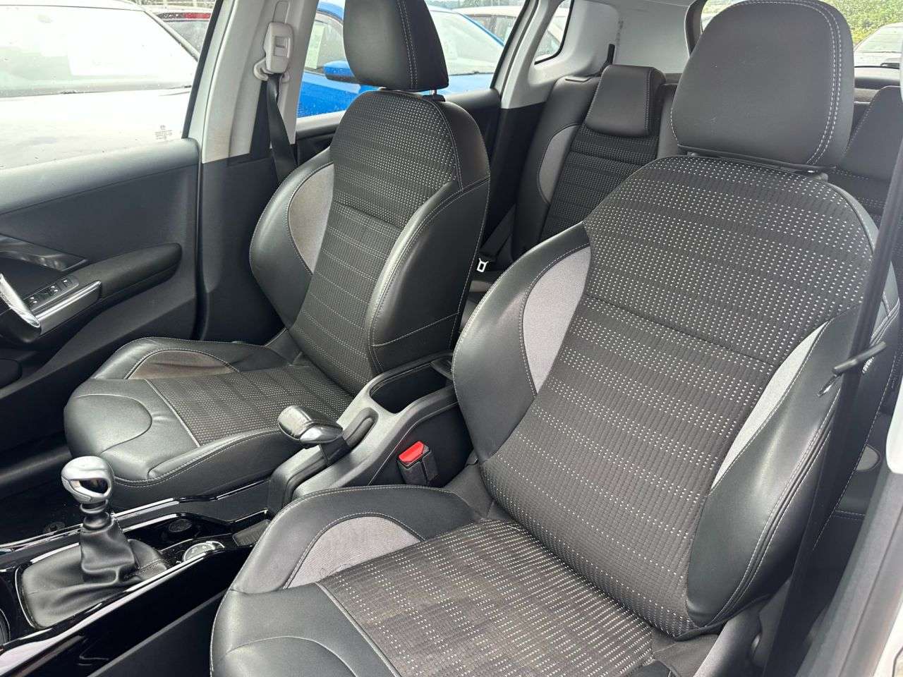 2016 PEUGEOT 2008 2016 PEUGEOT 2008