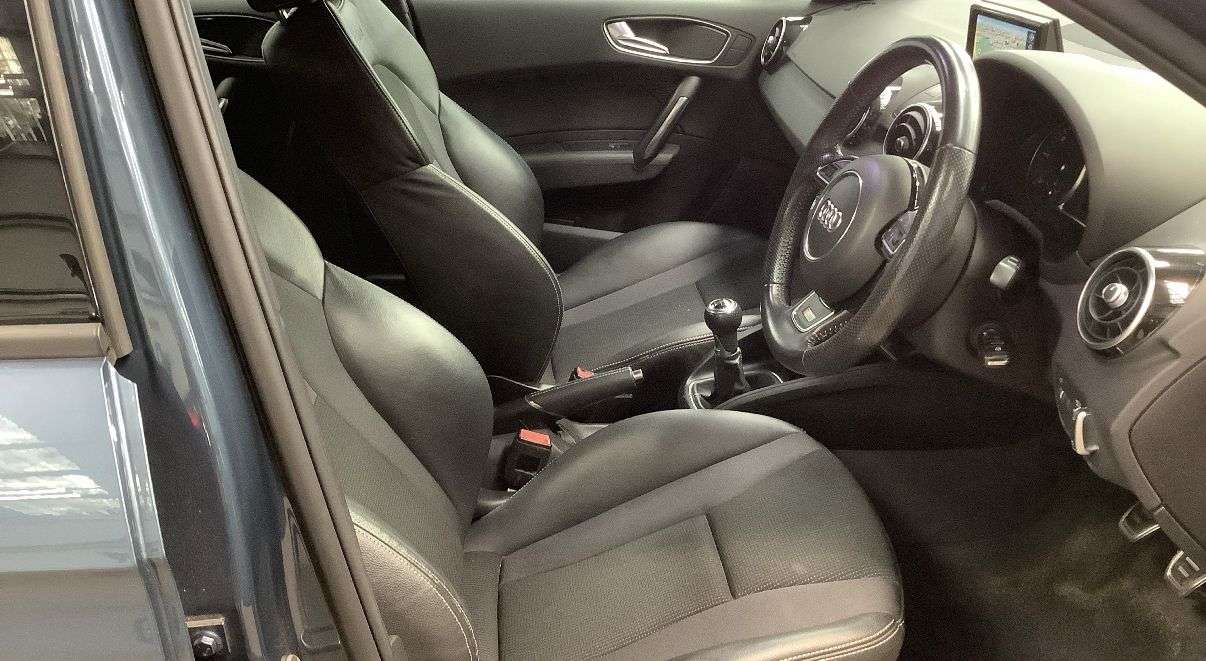 A 2015 AUDI A1 1.6 TDI S line Sportback 5dr Diesel Manual Euro 6 (s/s) (116 ps) GREAT SERV A 2015 AUDI A1 1.6 TDI S line Sportback 5dr Diesel Manual Euro 6 (s/s) (116 ps) GREAT SERV