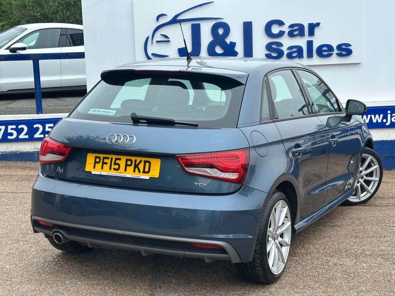 2015 AUDI A1 2015 AUDI A1