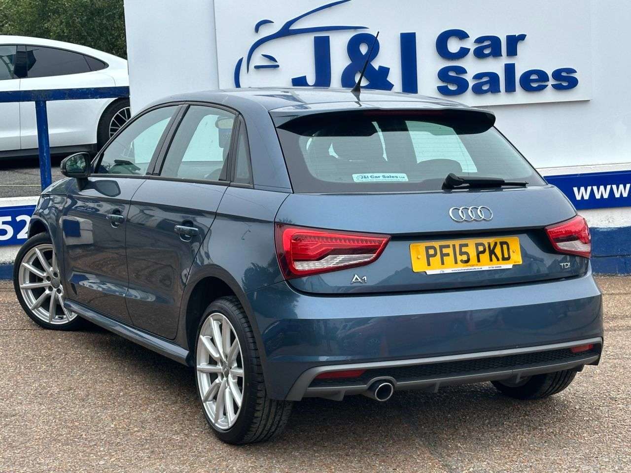 2015 AUDI A1 2015 AUDI A1