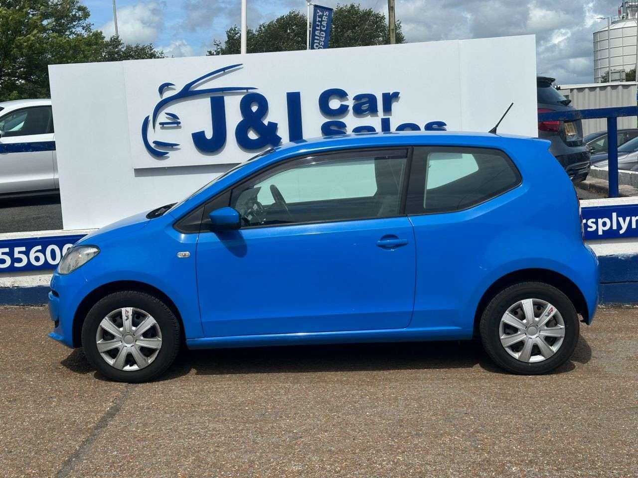 A 2014 VOLKSWAGEN UP! 1.0 Move up! Hatchback 3dr Petrol Manual Euro 5 (60 ps) A GREAT EXAMPLE INS A 2014 VOLKSWAGEN UP! 1.0 Move up! Hatchback 3dr Petrol Manual Euro 5 (60 ps) A GREAT EXAMPLE INS