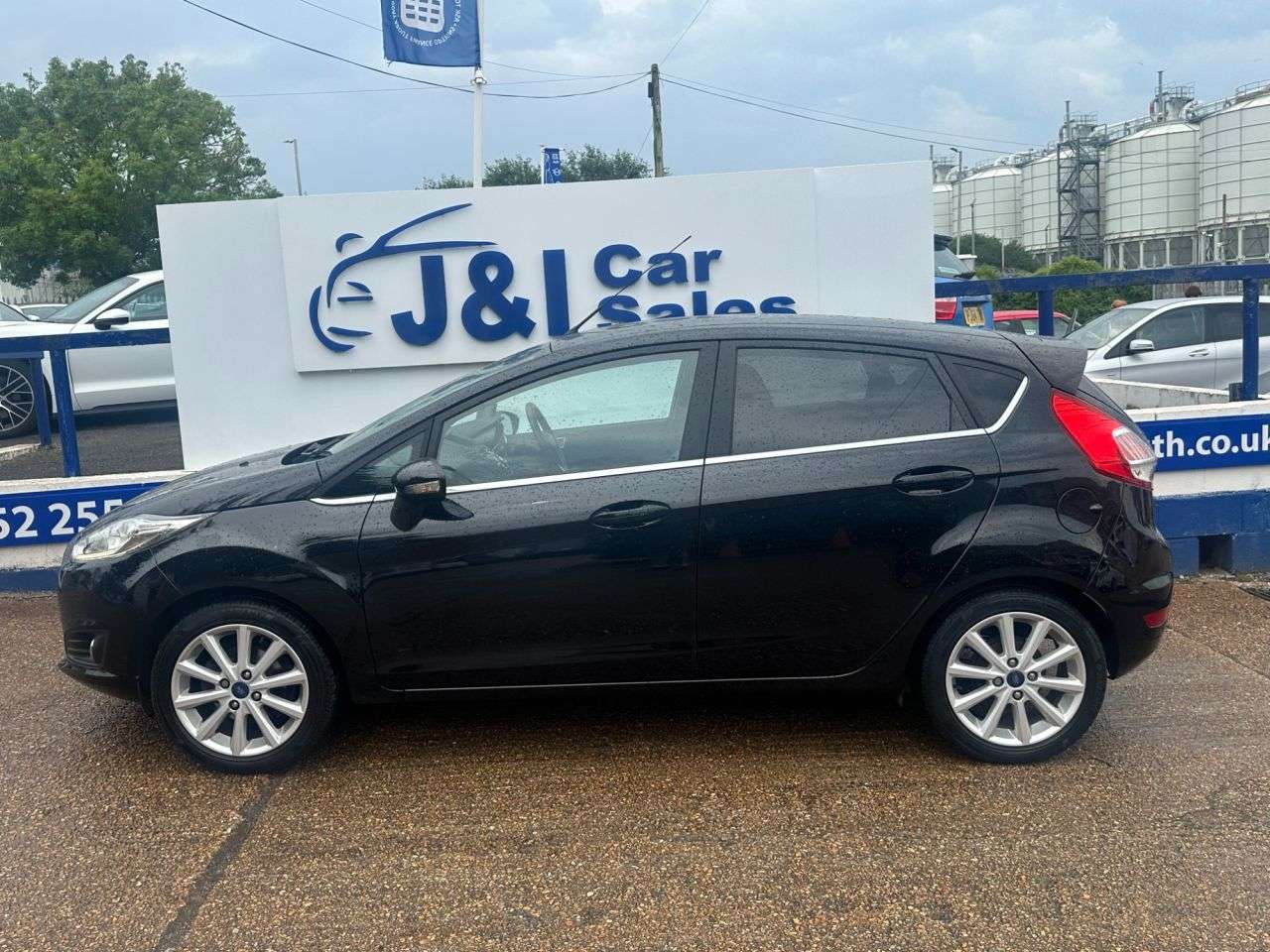 A 2015 FORD FIESTA 1.0T EcoBoost Titanium Hatchback 5dr Petrol Manual Euro 6 (s/s) (100 ps) GR A 2015 FORD FIESTA 1.0T EcoBoost Titanium Hatchback 5dr Petrol Manual Euro 6 (s/s) (100 ps) GR