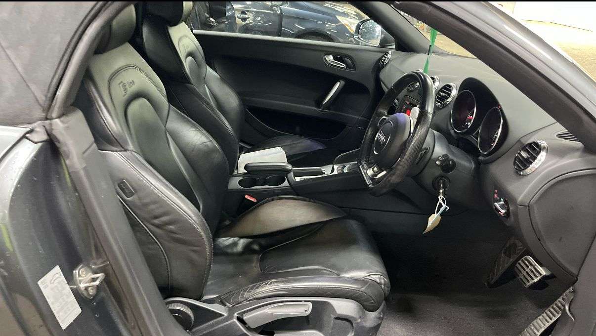 A 2010 AUDI TT 2.0 TFSI S line Roadster 2dr Petrol S Tronic Euro 5 (s/s) (211 ps) A GREAT A 2010 AUDI TT 2.0 TFSI S line Roadster 2dr Petrol S Tronic Euro 5 (s/s) (211 ps) A GREAT