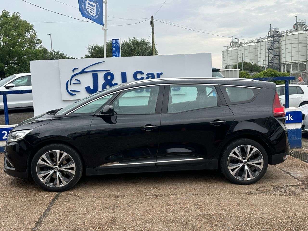 A 2017 RENAULT GRAND SCENIC 1.5 dCi Dynamique Nav MPV 5dr Diesel Manual Euro 6 (s/s) (110 ps) GREAT SER A 2017 RENAULT GRAND SCENIC 1.5 dCi Dynamique Nav MPV 5dr Diesel Manual Euro 6 (s/s) (110 ps) GREAT SER