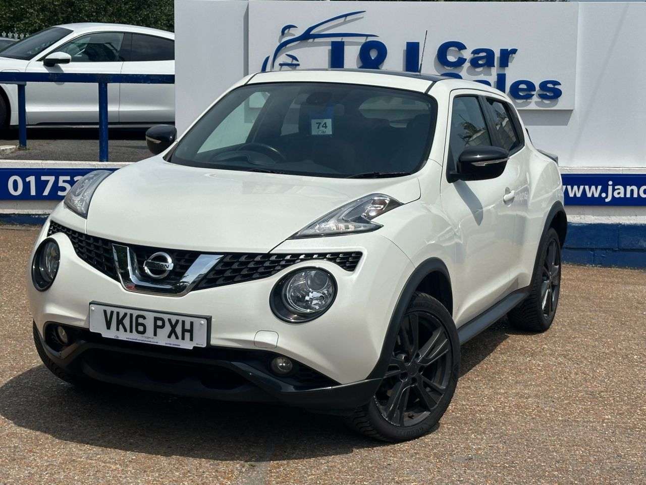 A 2016 NISSAN JUKE 1.2 DIG-T N-Connecta SUV 5dr Petrol Manual Euro 6 (s/s) (115 ps) GREAT SERV A 2016 NISSAN JUKE 1.2 DIG-T N-Connecta SUV 5dr Petrol Manual Euro 6 (s/s) (115 ps) GREAT SERV