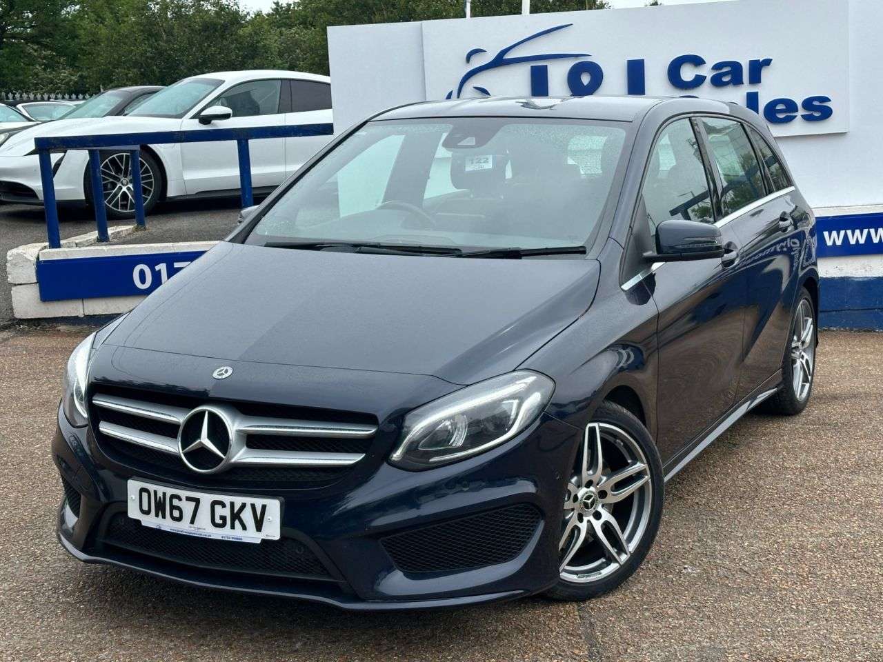 A 2017 MERCEDES-BENZ B-CLASS 2.1 B220d AMG Line (Premium) MPV 5dr Diesel 7G-DCT Euro 6 (s/s) (177 ps) GR A 2017 MERCEDES-BENZ B-CLASS 2.1 B220d AMG Line (Premium) MPV 5dr Diesel 7G-DCT Euro 6 (s/s) (177 ps) GR