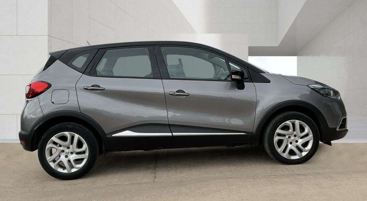 A 2016 RENAULT CAPTUR 1.5 dCi Dynamique Nav SUV 5dr Diesel Manual Euro 6 (110 ps) GREAT SERVICE H A 2016 RENAULT CAPTUR 1.5 dCi Dynamique Nav SUV 5dr Diesel Manual Euro 6 (110 ps) GREAT SERVICE H