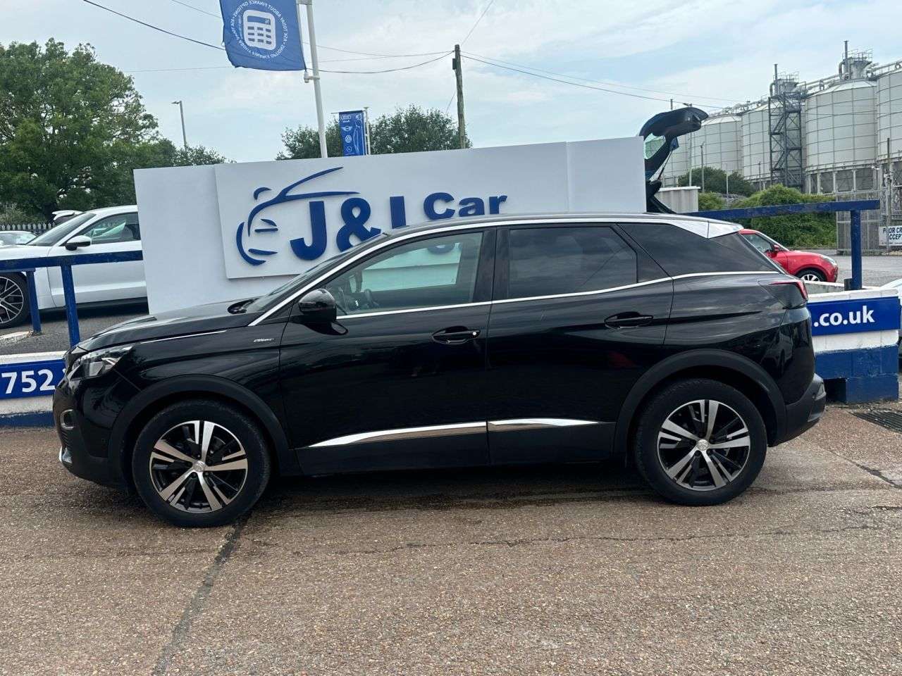 A 2017 PEUGEOT 3008 1.2 PureTech GT Line SUV 5dr Petrol Manual Euro 6 (s/s) (130 ps) GREAT SERV A 2017 PEUGEOT 3008 1.2 PureTech GT Line SUV 5dr Petrol Manual Euro 6 (s/s) (130 ps) GREAT SERV