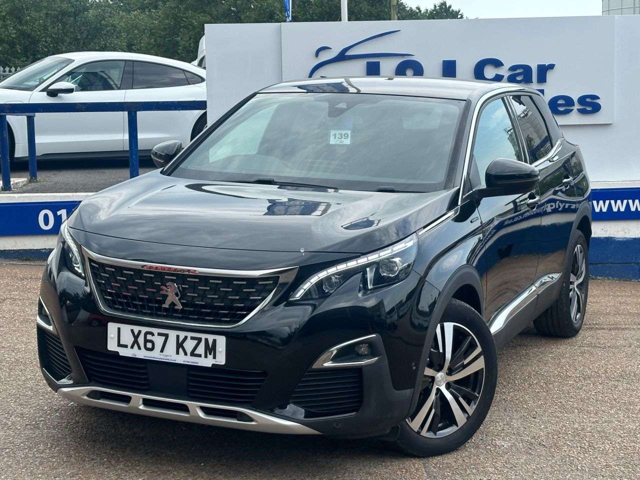 A 2017 PEUGEOT 3008 1.2 PureTech GT Line SUV 5dr Petrol Manual Euro 6 (s/s) (130 ps) GREAT SERV A 2017 PEUGEOT 3008 1.2 PureTech GT Line SUV 5dr Petrol Manual Euro 6 (s/s) (130 ps) GREAT SERV