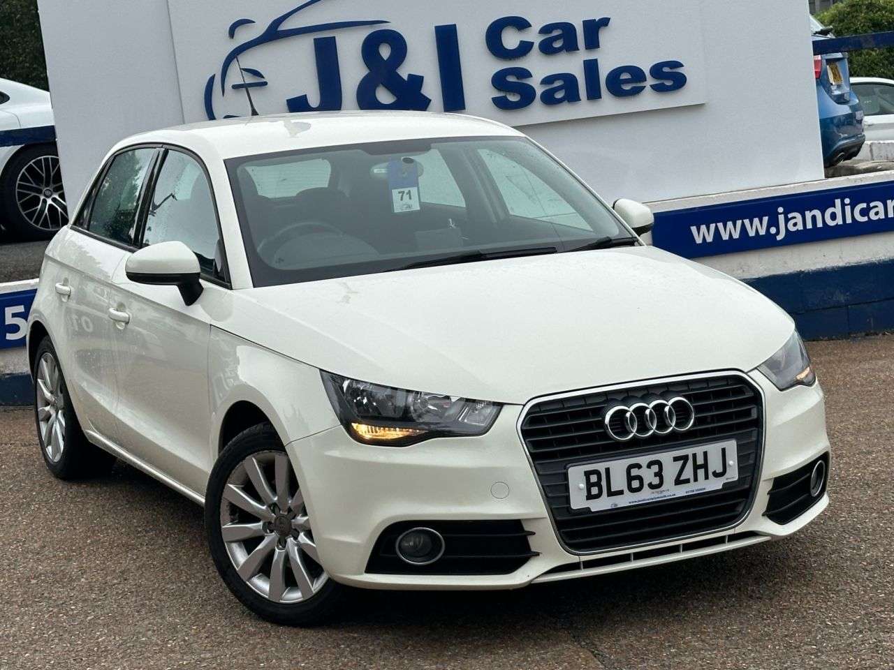 A 2014 AUDI A1 1.4 TFSI Sport Sportback 5dr Petrol Manual Euro 5 (s/s) (122 ps) GREAT SERV A 2014 AUDI A1 1.4 TFSI Sport Sportback 5dr Petrol Manual Euro 5 (s/s) (122 ps) GREAT SERV