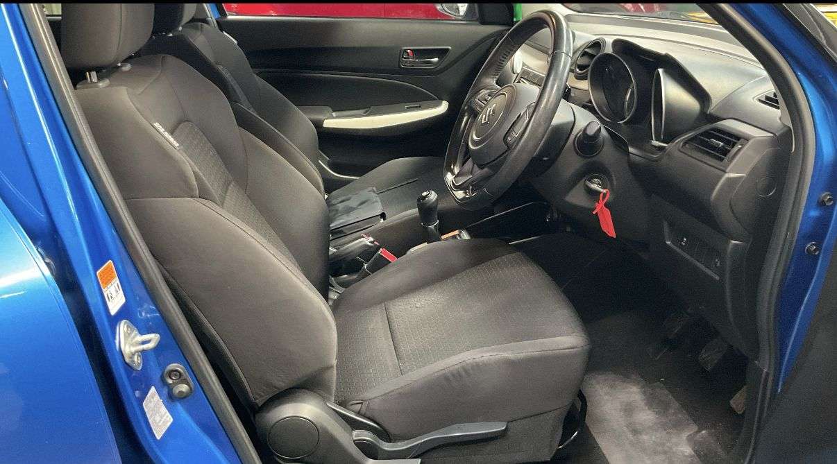 2017 SUZUKI SWIFT 2017 SUZUKI SWIFT
