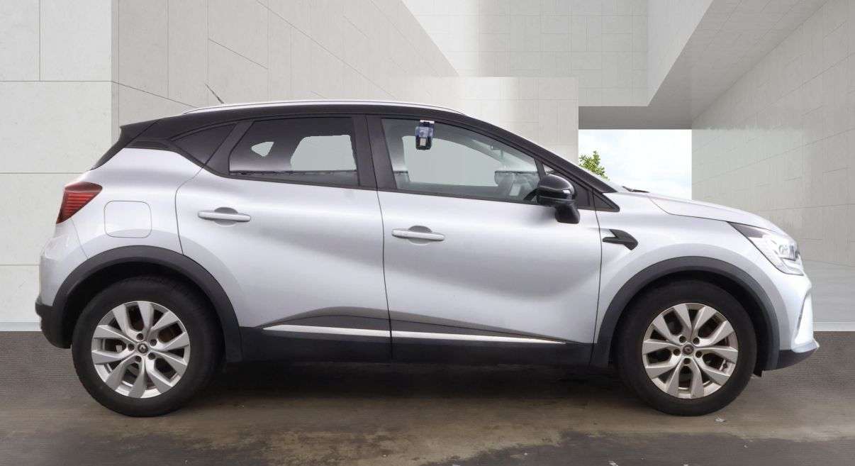 A 2021 RENAULT CAPTUR 1.0 TCe Iconic SUV 5dr Petrol Manual Euro 6 (s/s) (90 ps) GREAT SERVICE HIS A 2021 RENAULT CAPTUR 1.0 TCe Iconic SUV 5dr Petrol Manual Euro 6 (s/s) (90 ps) GREAT SERVICE HIS