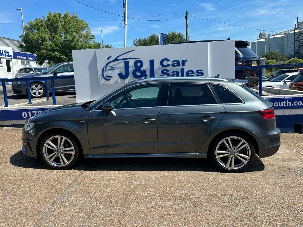 A 2014 AUDI A3 2.0 TDI S line Sportback 5dr Diesel Manual Euro 6 (s/s) (150 ps) GREAT SERV A 2014 AUDI A3 2.0 TDI S line Sportback 5dr Diesel Manual Euro 6 (s/s) (150 ps) GREAT SERV