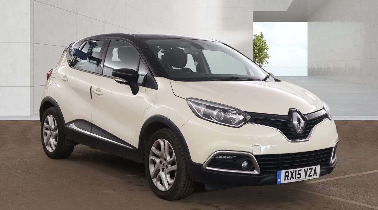 A 2015 RENAULT CAPTUR 1.5 dCi ENERGY Dynamique MediaNav SUV 5dr Diesel Manual Euro 5 (s/s) (90 ps A 2015 RENAULT CAPTUR 1.5 dCi ENERGY Dynamique MediaNav SUV 5dr Diesel Manual Euro 5 (s/s) (90 ps