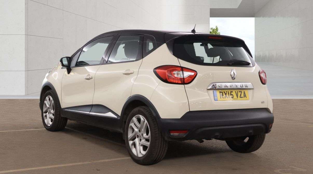 A 2015 RENAULT CAPTUR 1.5 dCi ENERGY Dynamique MediaNav SUV 5dr Diesel Manual Euro 5 (s/s) (90 ps A 2015 RENAULT CAPTUR 1.5 dCi ENERGY Dynamique MediaNav SUV 5dr Diesel Manual Euro 5 (s/s) (90 ps