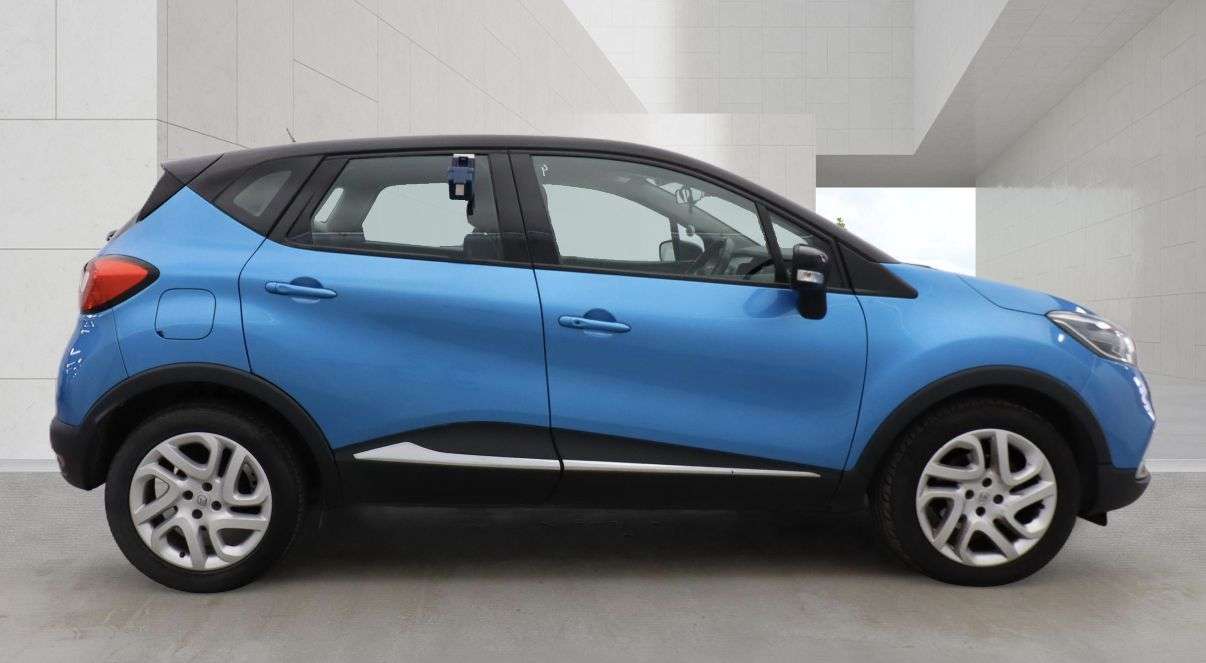 A 2016 RENAULT CAPTUR 1.5 dCi ENERGY Dynamique Nav SUV 5dr Diesel Manual Euro 6 (s/s) (90 ps) GRE A 2016 RENAULT CAPTUR 1.5 dCi ENERGY Dynamique Nav SUV 5dr Diesel Manual Euro 6 (s/s) (90 ps) GRE