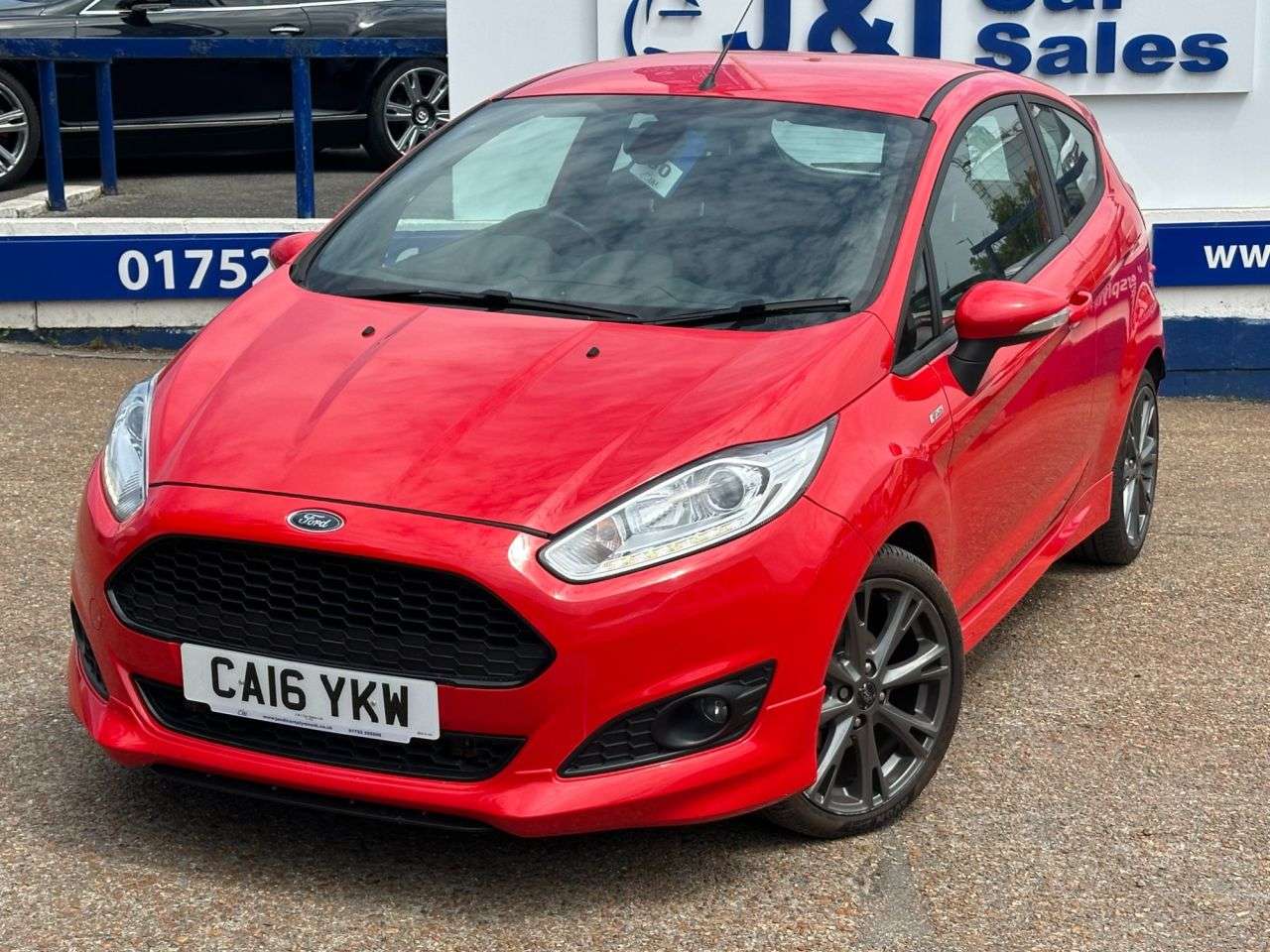 A 2016 FORD FIESTA 1.0T EcoBoost ST-Line Hatchback 3dr Petrol Manual Euro 6 (s/s) (140 ps) GRE A 2016 FORD FIESTA 1.0T EcoBoost ST-Line Hatchback 3dr Petrol Manual Euro 6 (s/s) (140 ps) GRE